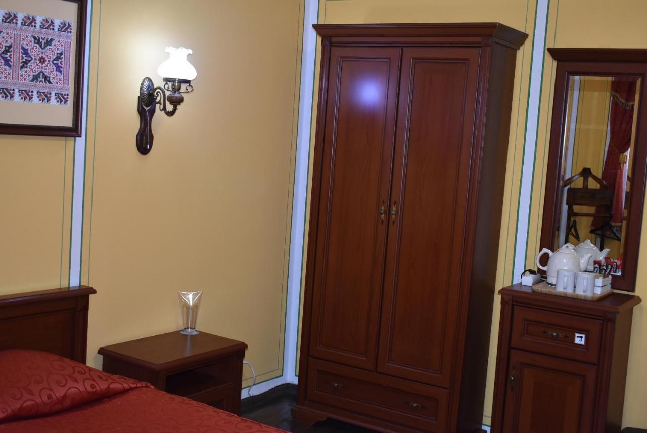 Family Hotel At Renaissance Square Plovdiv Eksteriør billede