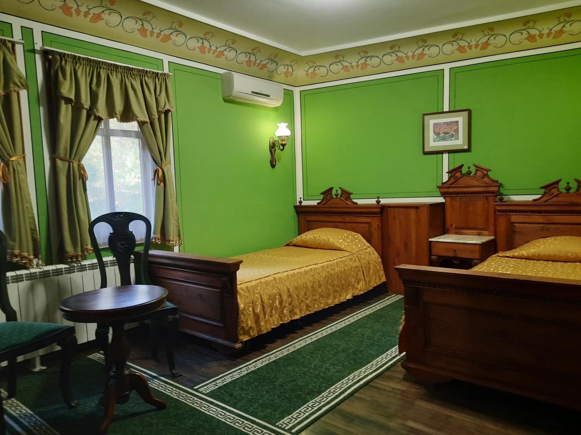Family Hotel At Renaissance Square Plovdiv Eksteriør billede