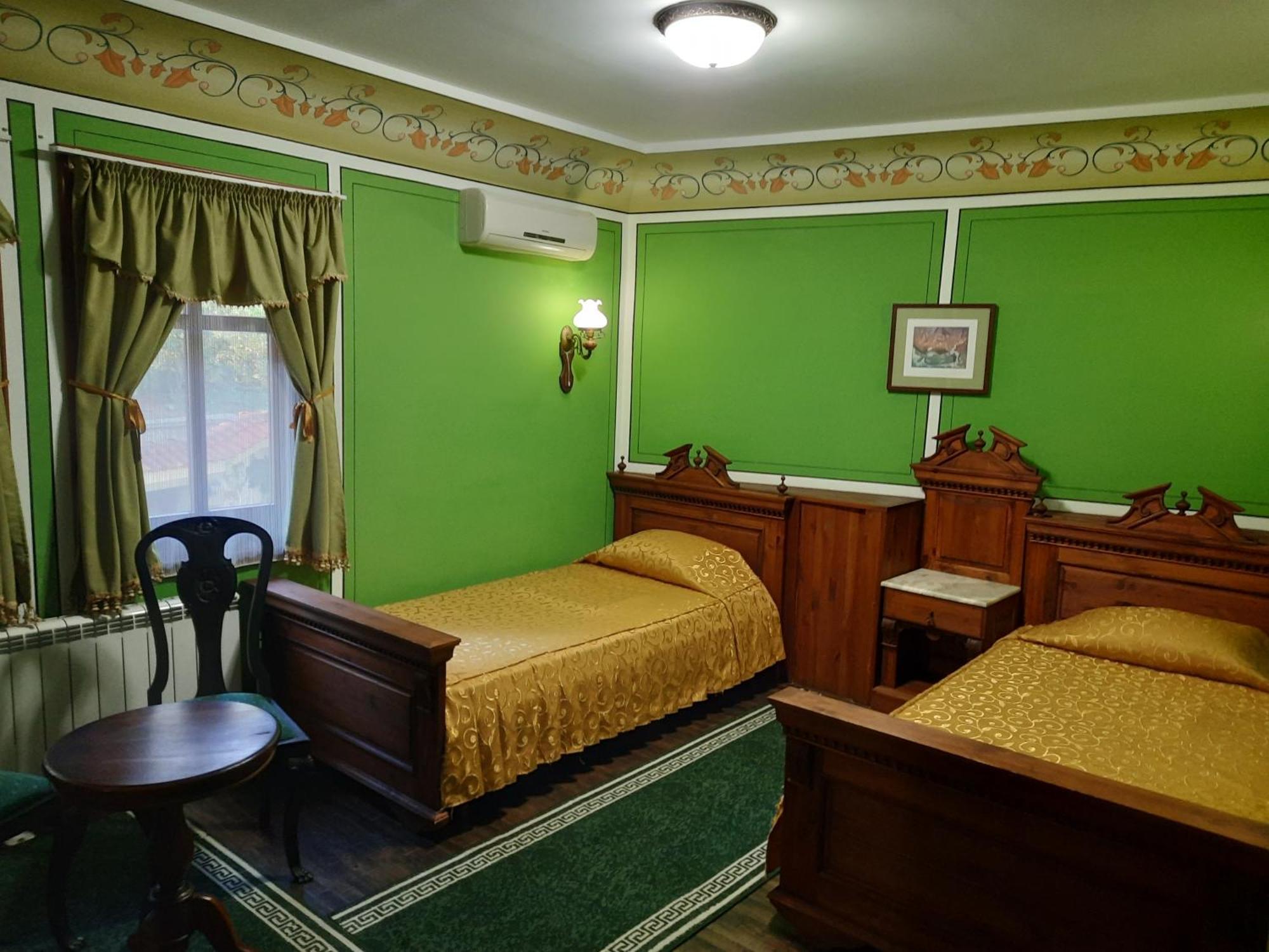 Family Hotel At Renaissance Square Plovdiv Eksteriør billede
