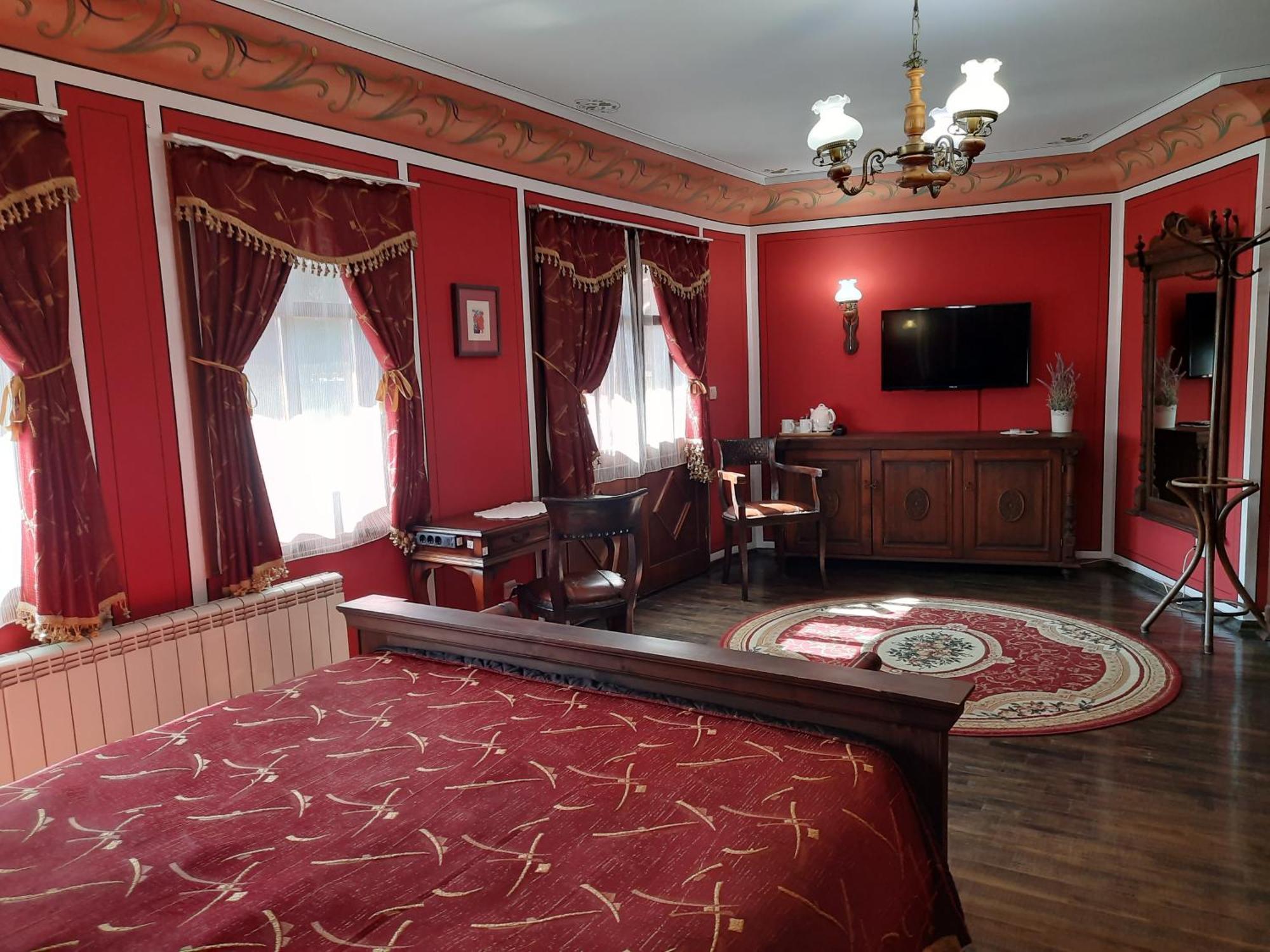 Family Hotel At Renaissance Square Plovdiv Eksteriør billede