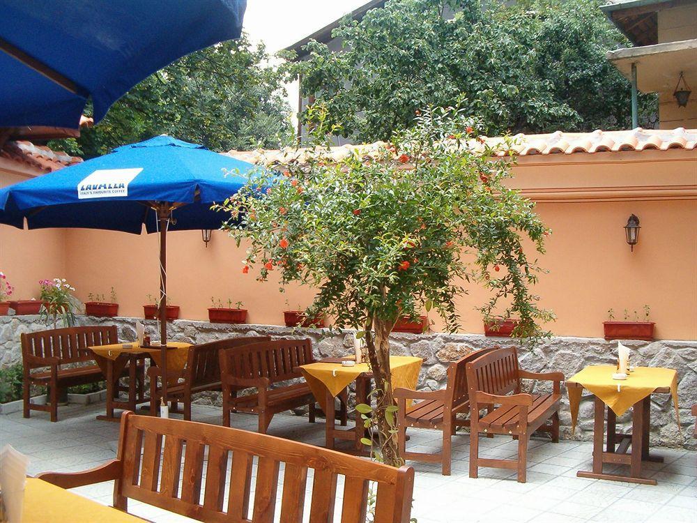 Family Hotel At Renaissance Square Plovdiv Eksteriør billede